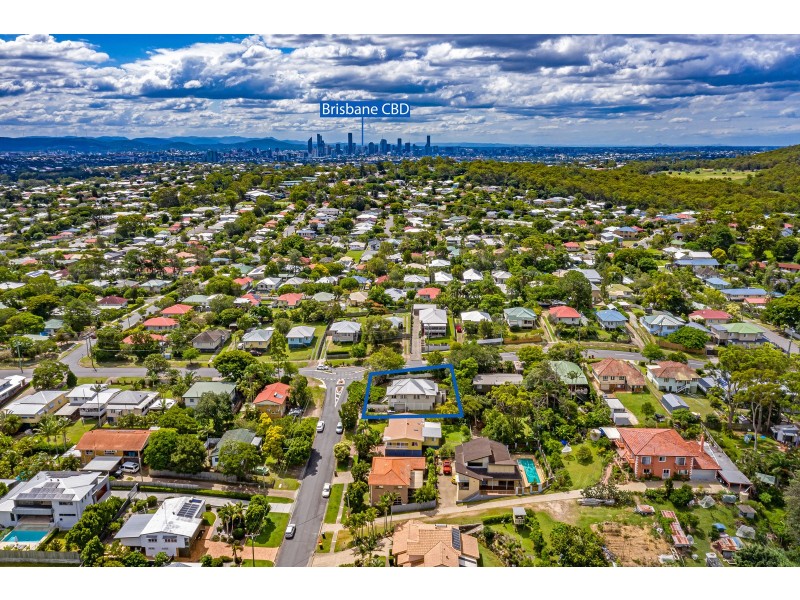 2 HECTOR ROAD, Holland Park QLD 4121