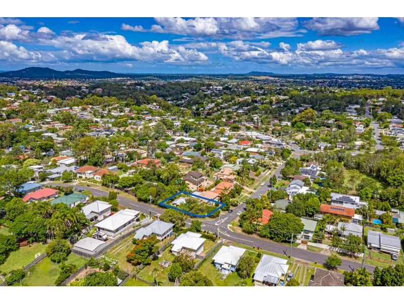 2 HECTOR ROAD, Holland Park QLD 4121