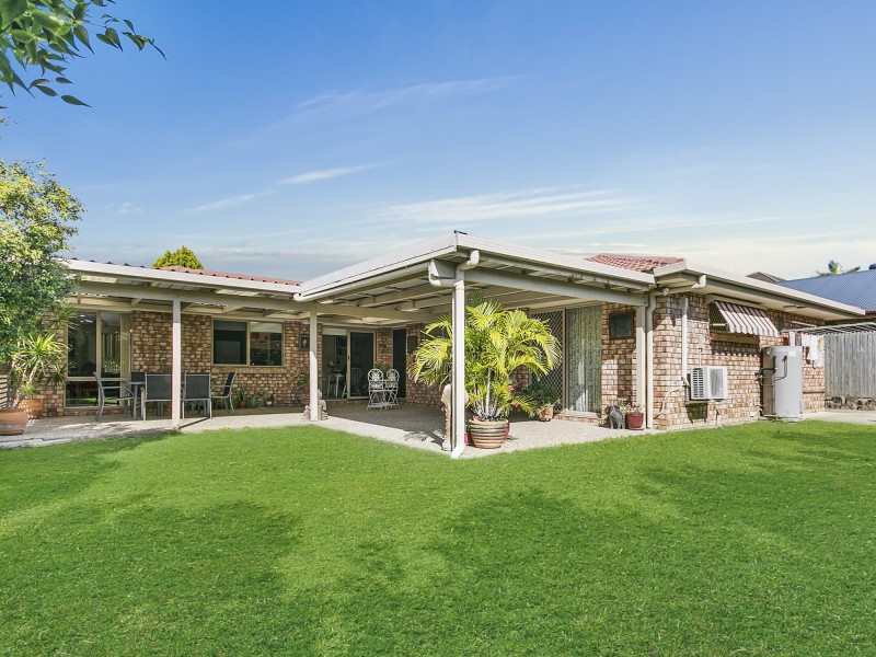 11 FENDI PLACE, Eight Mile Plains QLD 4113