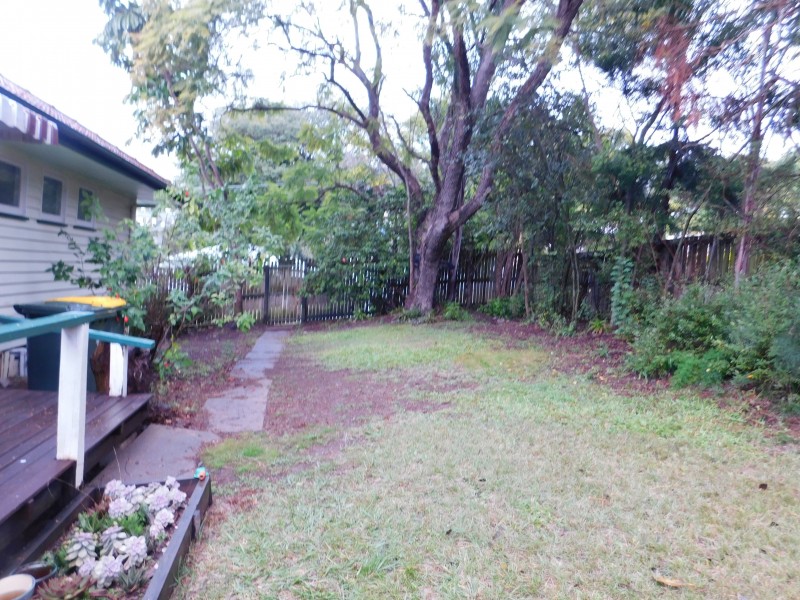 147 ANDREW AVENUE, Tarragindi QLD 4121