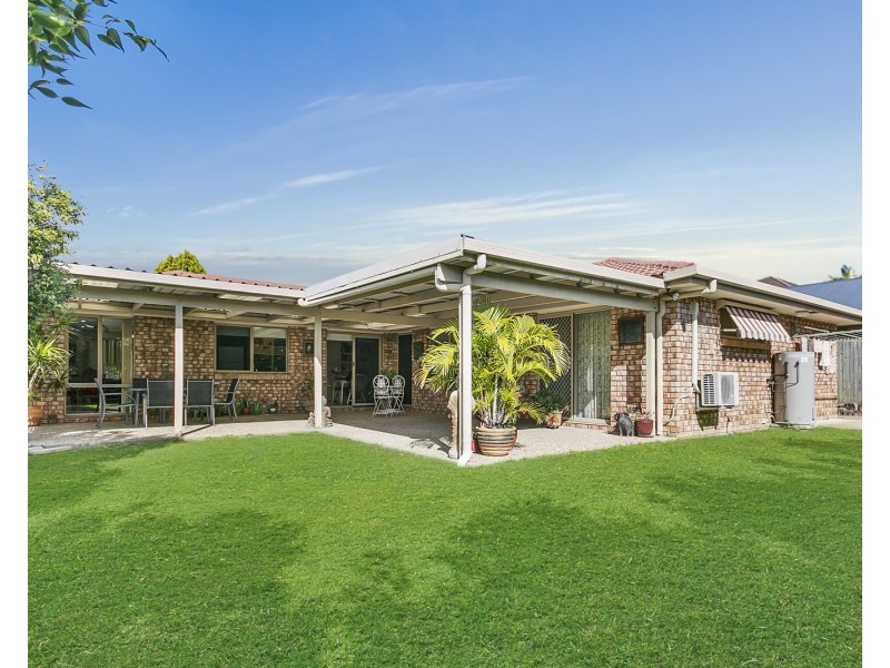 11 FENDI PLACE, Eight Mile Plains QLD 4113