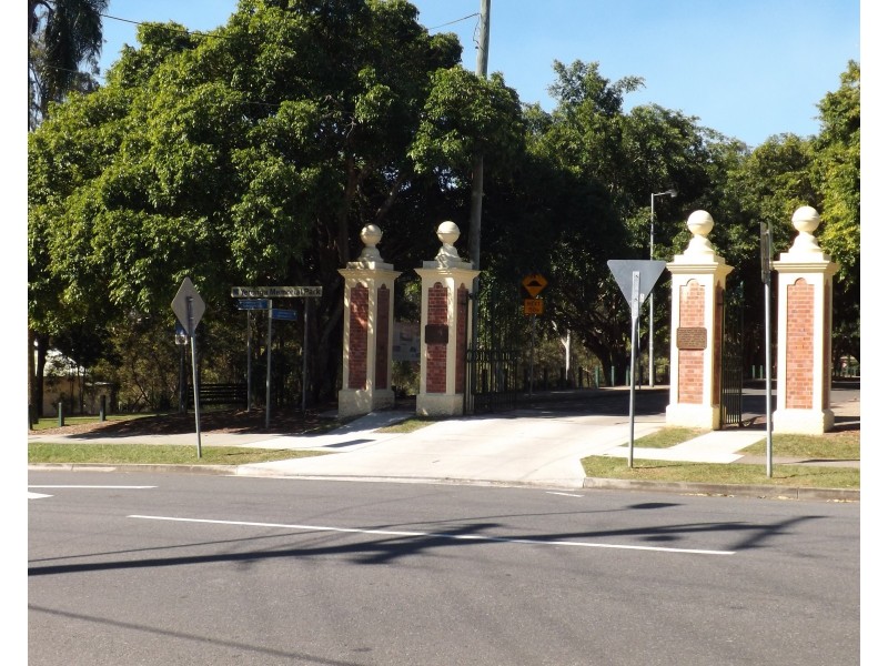 7 Wingarra Street, Yeerongpilly QLD 4105