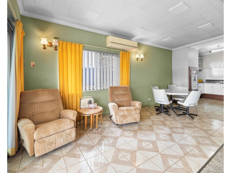 40 OATLAND CRESCENT, Holland Park West QLD 4121