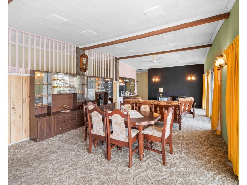 40 OATLAND CRESCENT, Holland Park West QLD 4121