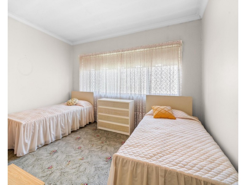 40 OATLAND CRESCENT, Holland Park West QLD 4121