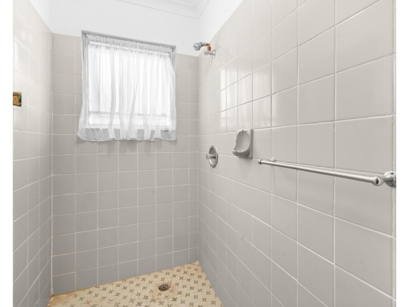 40 OATLAND CRESCENT, Holland Park West QLD 4121