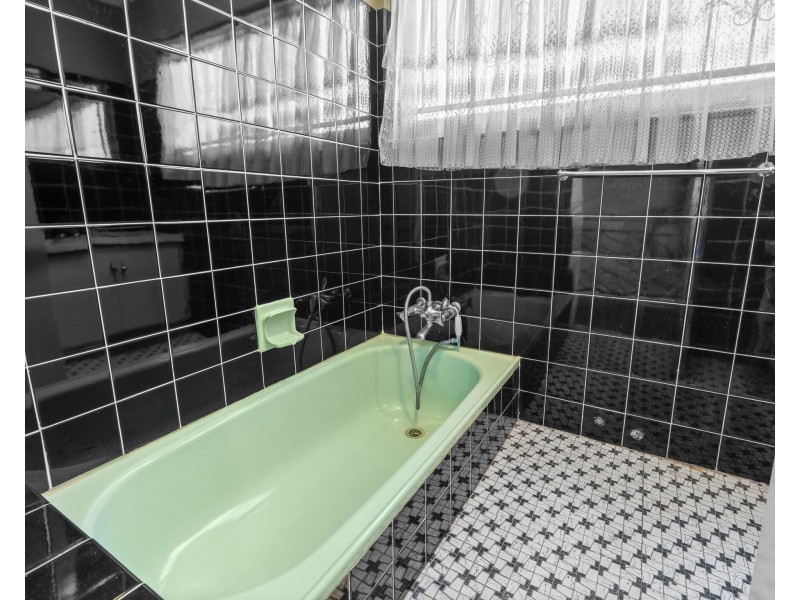 40 OATLAND CRESCENT, Holland Park West QLD 4121