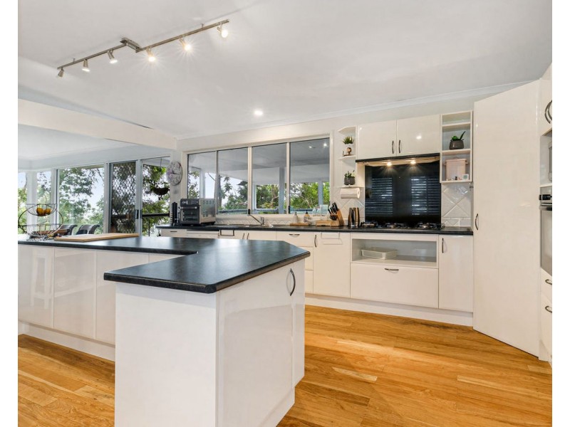 5 Gem Road, Kenmore QLD 4069