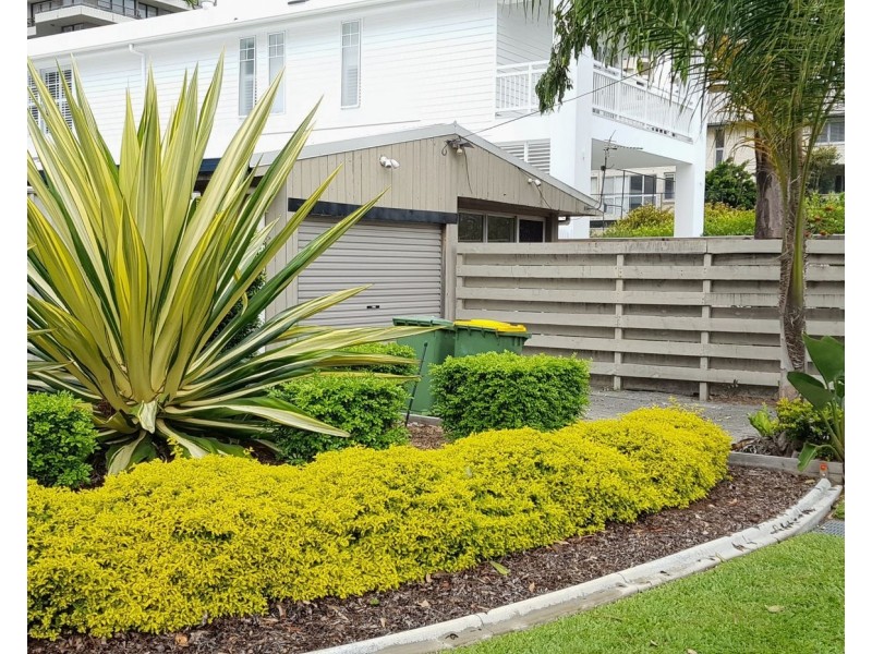 33 Pacific Street, Main Beach QLD 4217