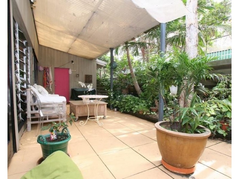 33 Pacific Street, Main Beach QLD 4217