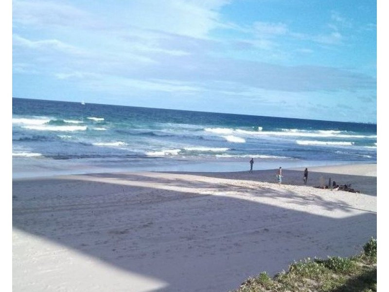 33 Pacific Street, Main Beach QLD 4217