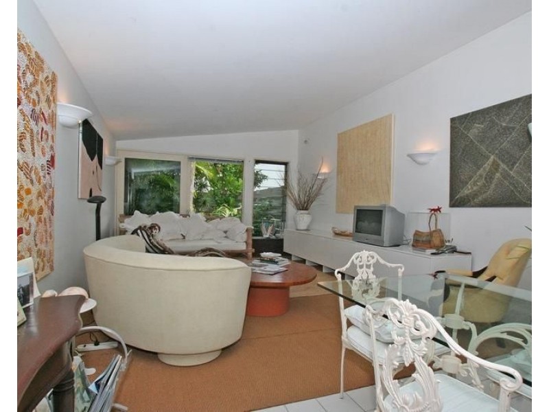 33 Pacific Street, Main Beach QLD 4217