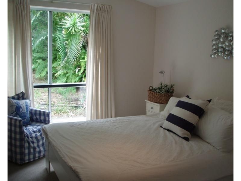 33 Pacific Street, Main Beach QLD 4217