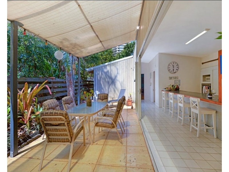 33 Pacific Street, Main Beach QLD 4217