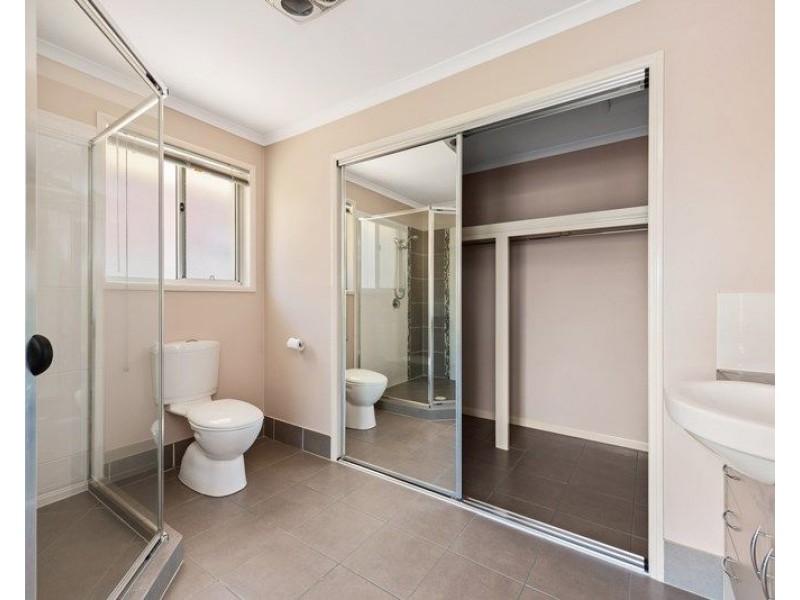 34 CORYMBIA CRESCENT, Anstead QLD 4070