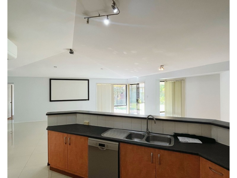 5 KENNY CLOSE, Forest Lake QLD 4078