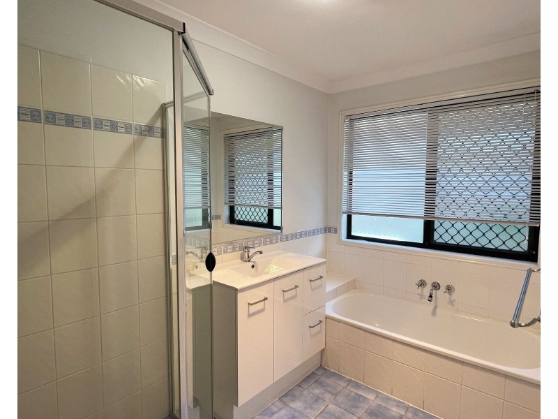 5 KENNY CLOSE, Forest Lake QLD 4078