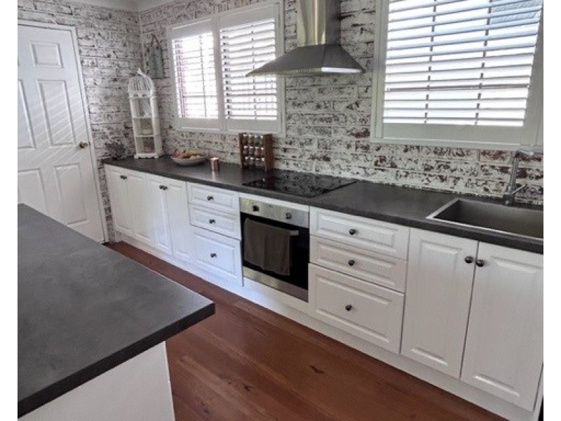 182 MOUNTJOY TERRACE, Manly QLD 4179