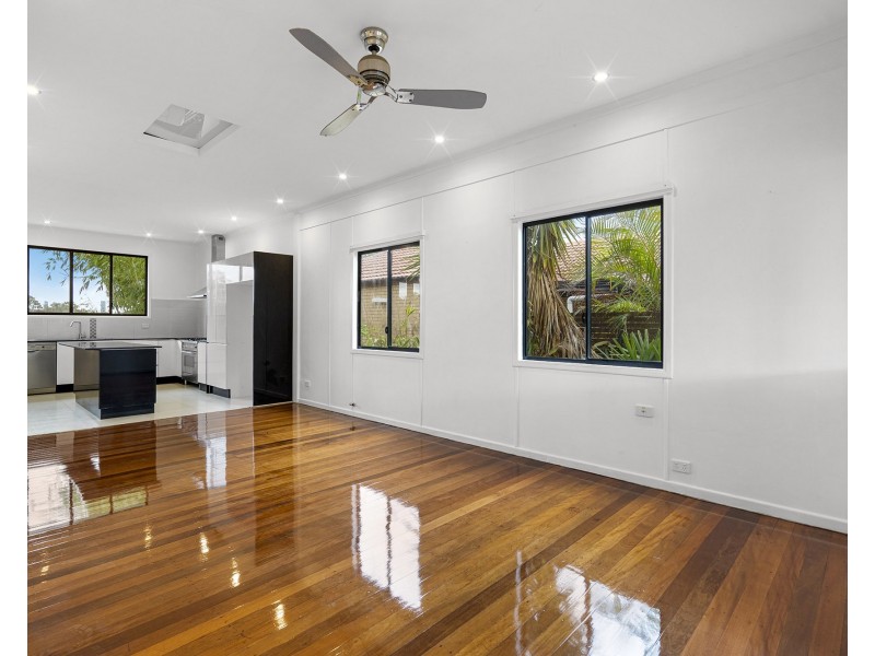 35 OATLAND CRESCENT, Holland Park West QLD 4121