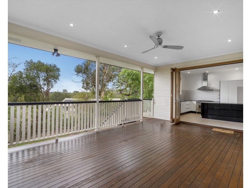 35 OATLAND CRESCENT, Holland Park West QLD 4121