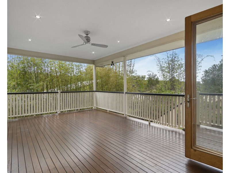 35 OATLAND CRESCENT, Holland Park West QLD 4121