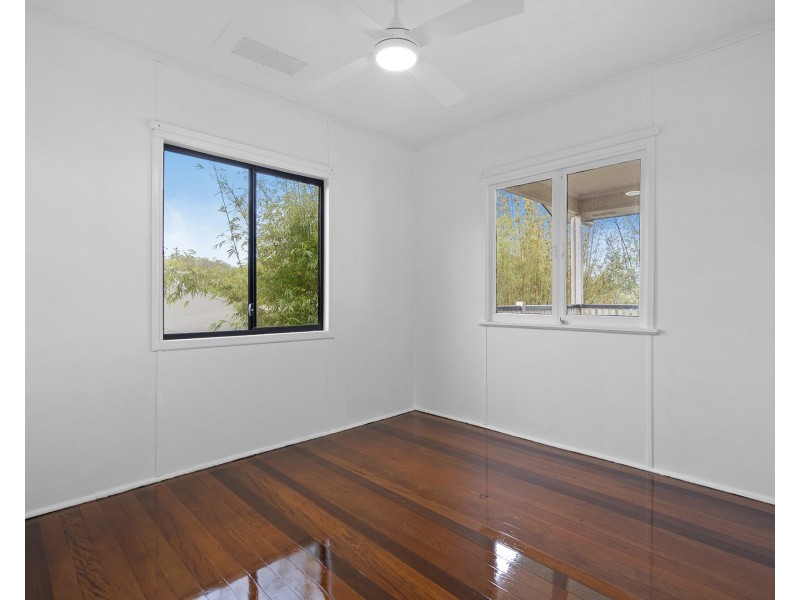 35 OATLAND CRESCENT, Holland Park West QLD 4121