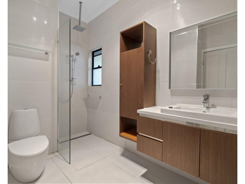 35 OATLAND CRESCENT, Holland Park West QLD 4121