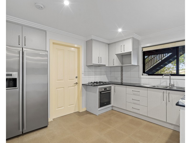 35 OATLAND CRESCENT, Holland Park West QLD 4121