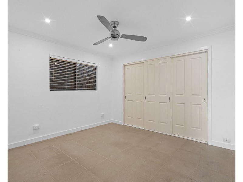35 OATLAND CRESCENT, Holland Park West QLD 4121