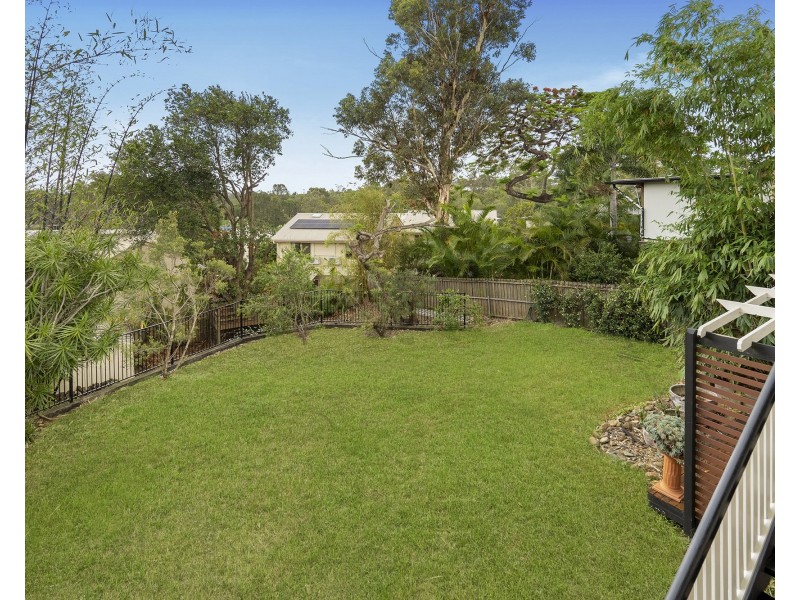 35 OATLAND CRESCENT, Holland Park West QLD 4121