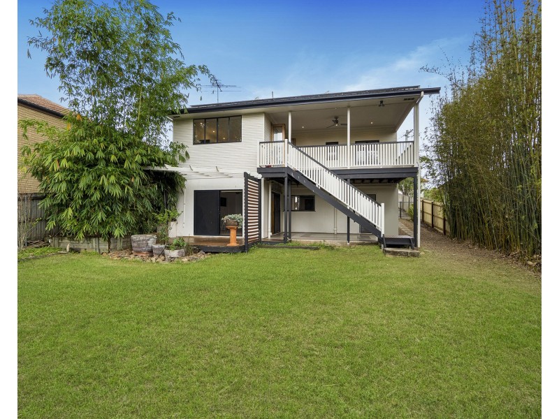 35 OATLAND CRESCENT, Holland Park West QLD 4121