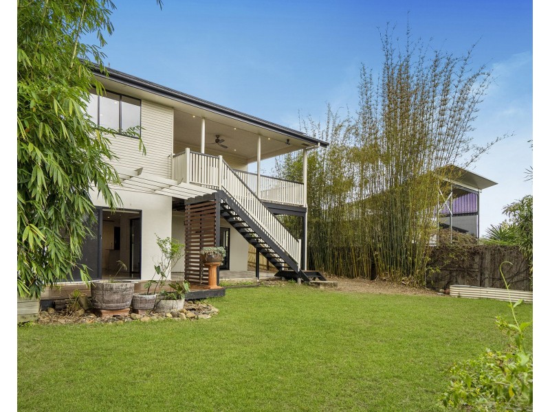 35 OATLAND CRESCENT, Holland Park West QLD 4121