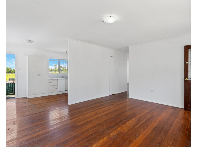 16 LOWER CROSS STREET, Goodna QLD 4300