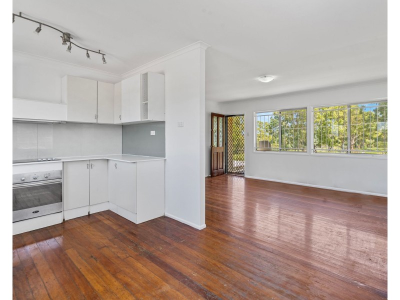 16 LOWER CROSS STREET, Goodna QLD 4300