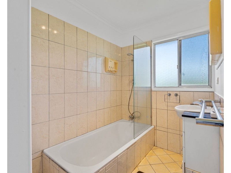 16 LOWER CROSS STREET, Goodna QLD 4300