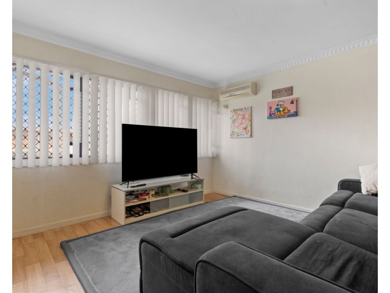 1/845 Logan Road, Holland Park West QLD 4121