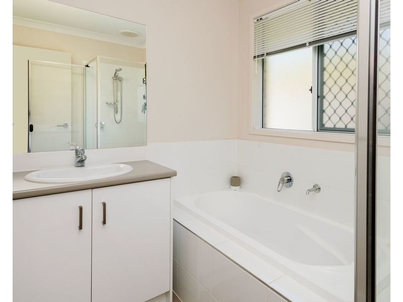 17 Parkvista Circuit, Coomera QLD 4209