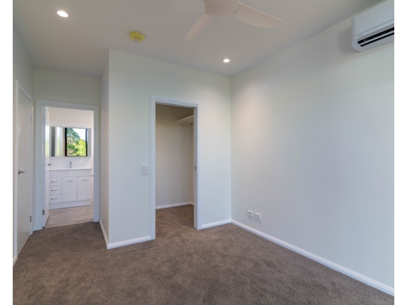 2/25 VICTORIA TERRACE, Annerley QLD 4103