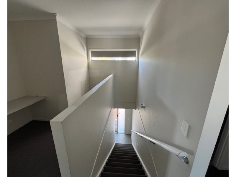 1/5 OLEARIA STREET, Coomera QLD 4209