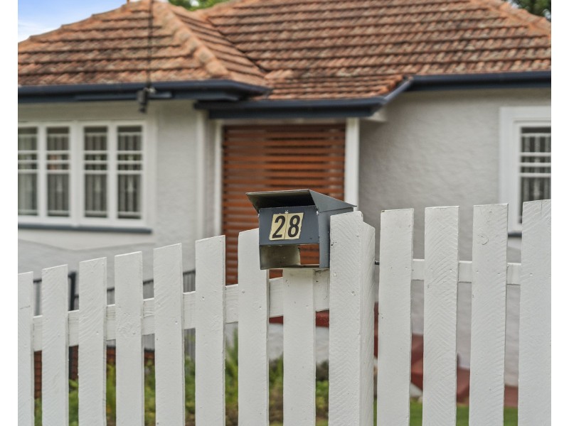 28 DUDLEY STREET, Annerley QLD 4103