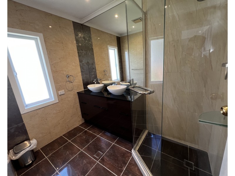 71 Beverley Hills St, Moorooka QLD 4105