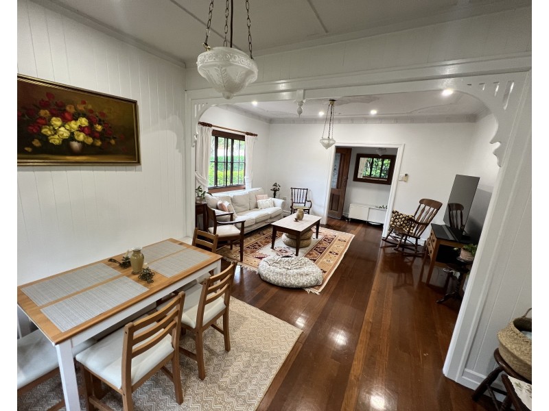 15 Navy Street, Holland Park West QLD 4121