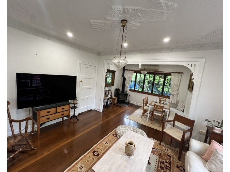 15 Navy Street, Holland Park West QLD 4121