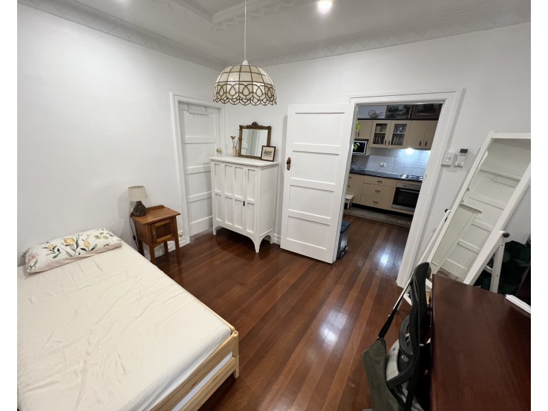 15 Navy Street, Holland Park West QLD 4121