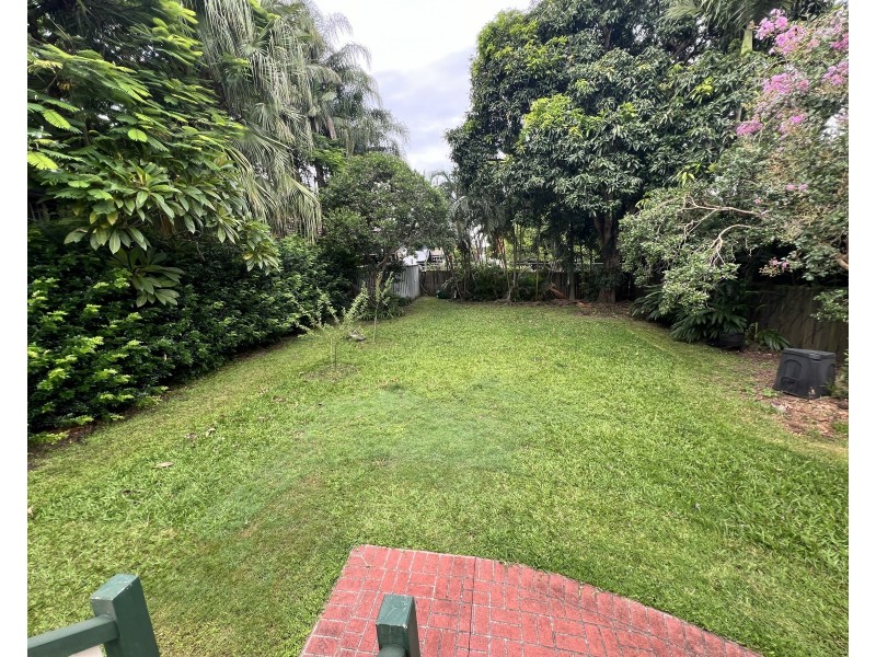 15 Navy Street, Holland Park West QLD 4121