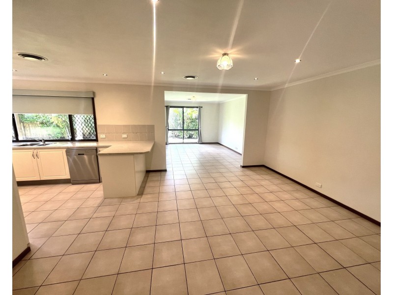 6 Kennet Place, Carina QLD 4152