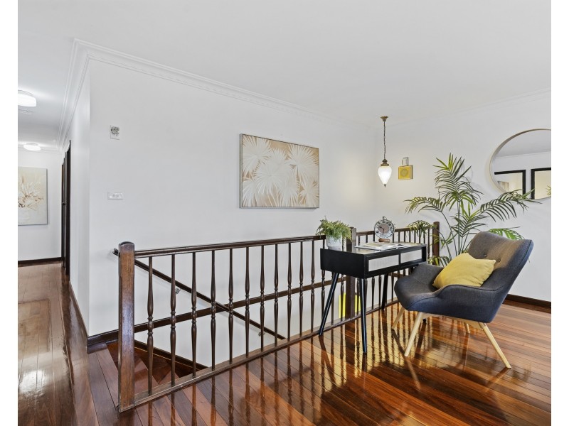 25 Doone Street, Macgregor QLD 4109