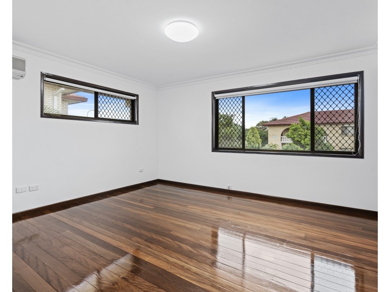 25 Doone Street, Macgregor QLD 4109