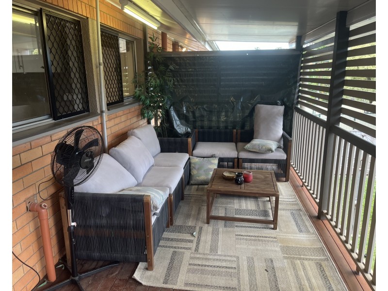 208 BROADWATER ROAD, Mansfield QLD 4122