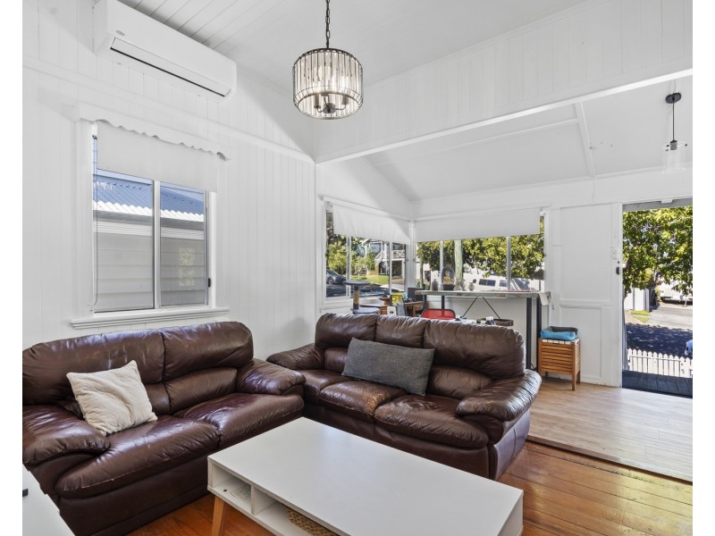 89 Adam Street, Wynnum QLD 4178